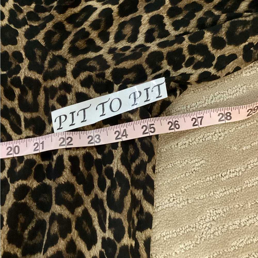 PRE-OWNED IN GREAT CONDITION SIZE 3X Michael Kors Leopard Print Bomber Jacket - Picture 9 of 10